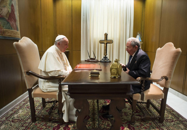 Pope Francis meets with Cuban President 