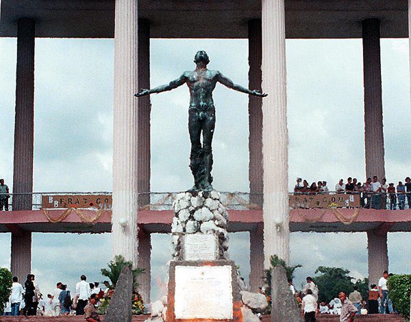 The UP Oblation at the etnrance of the Diliman campus. (File photo from Philippine Daily Inquirer)