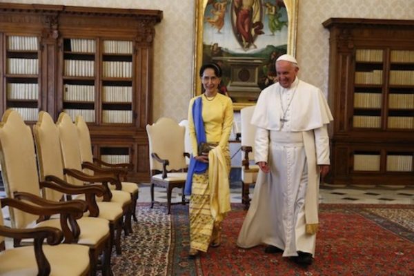 Myanmar's State Counsellor Aung San Suu Kyi meets Pope Francis during a private audience on May 4 at the Vatican. During the visit, the Vatican and Myanmar formally agreed to establish full diplomatic relations. (Photo by Tony Gentile/AFP)
