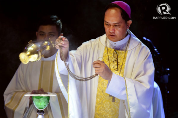 PASTOR'S COURAGE. Caloocan Bishop Pablo Virgilio David is 'a courageous pastor protecting his flock from ravenous wolves,' former Ateneo School of Government dean Tony La Viña says. File photo by Angie de Silva/Rappler