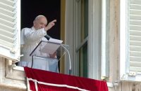Pope 'responds well' to colon surgery at Rome hospital