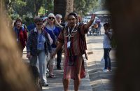CULTURE GUIDE In this photo taken during the celebration of Ibaloy Day in 2019, a tour guide briefs a group of foreign tourists about the culture of the Ibaloy people, the original settlers of Baguio City. —EV ESPIRITU Read more: https://newsinfo.inquirer.net/1580412/ph-foreign-tourist-arrivals-now-past-200000-mark-dot#ixzz7SqMVshit Follow us: @inquirerdotnet on Twitter | inquirerdotnet on Facebook
