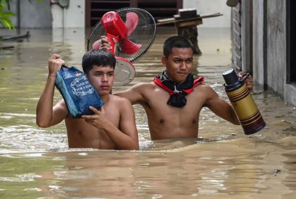 Six Filipinos killed in powerful typhoon