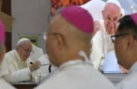 Pope urges Asian bishops to count on laypeople