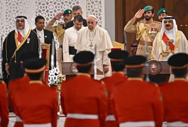 In Bahrain, pope calls for full religious freedom