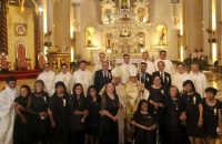 Pope honors Filipino catechists, lay leaders