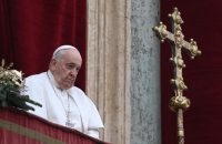 Pope offers usual Christmas message of hope while lamenting ‘the little Jesuses of today’ lost to war, migration and abortion